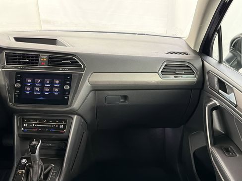 Used 2024 Volkswagen Tiguan SE image 27