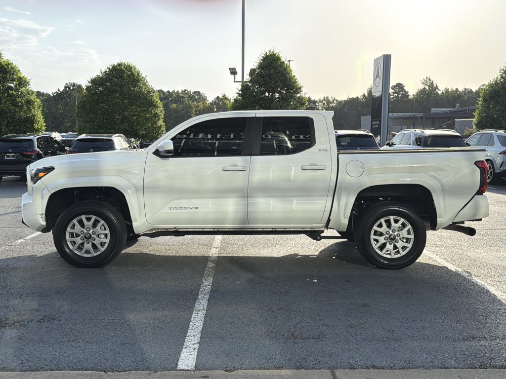 Used 2025 Toyota Tacoma SR5 AWD/4WD image 6
