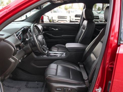 Used 2023 Chevrolet Traverse RS image 22