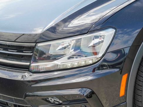 Used 2020 Volkswagen Tiguan SE R-Line FWD image 8