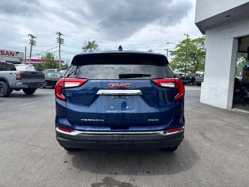 Used 2022 GMC Terrain SLT AWD/4WD image 3