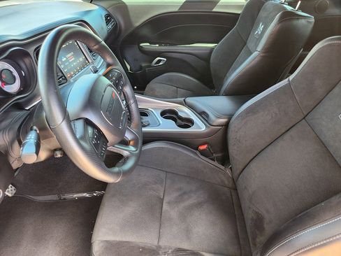 Used 2022 Dodge Challenger R/T Scat Pack w/ Shaker Package RWD image 4