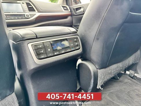 Used 2016 Toyota Highlander Limited Platinum AWD/4WD image 9