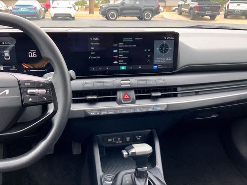 Used 2025 Kia K4 FWD image 7