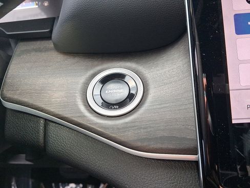 Used 2025 Jeep Grand Cherokee Limited w/ Trailer Tow Package image 25