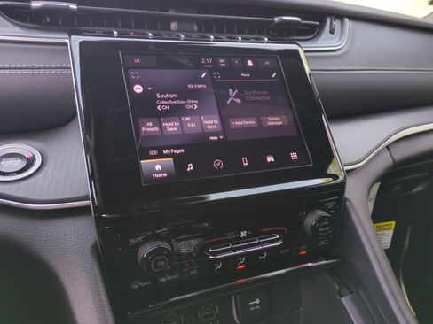 New 2026 Jeep Grand Cherokee Laredo image 12