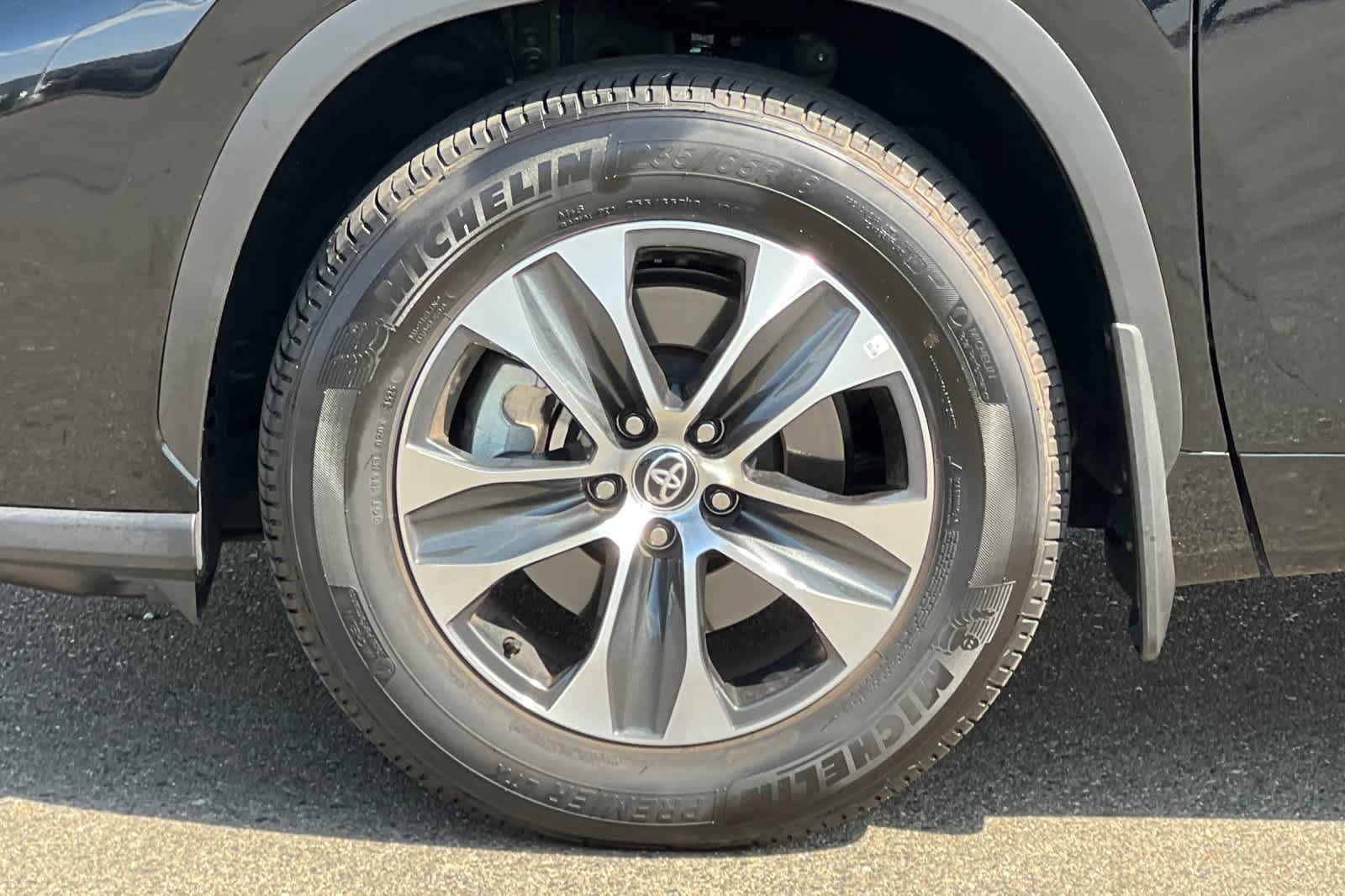 Certified 2026 Toyota Highlander XLE AWD/4WD image 32