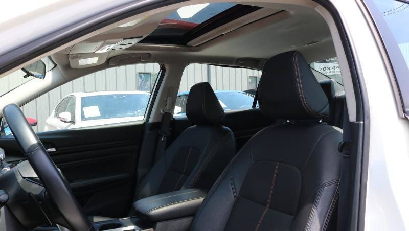 Used 2020 Nissan Altima 2.5 SR w/ Premium Package FWD image 8