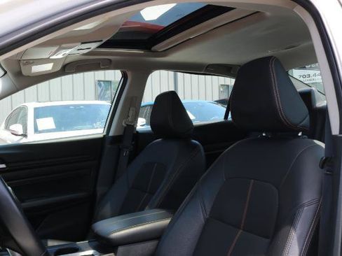 Used 2020 Nissan Altima 2.5 SR w/ Premium Package FWD image 8