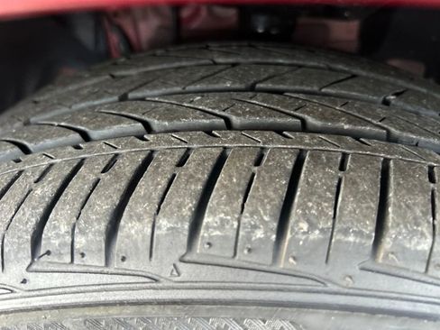 Certified 2020 Toyota Camry SE image 30