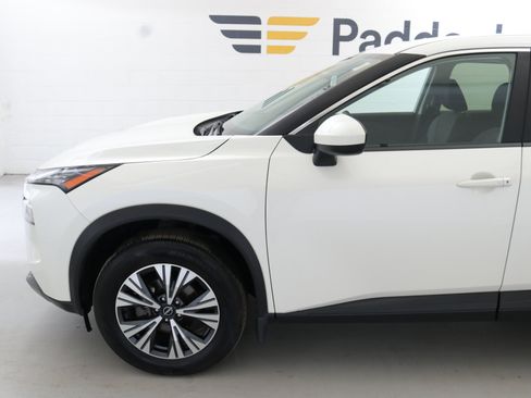 Used 2023 Nissan Rogue SV image 4