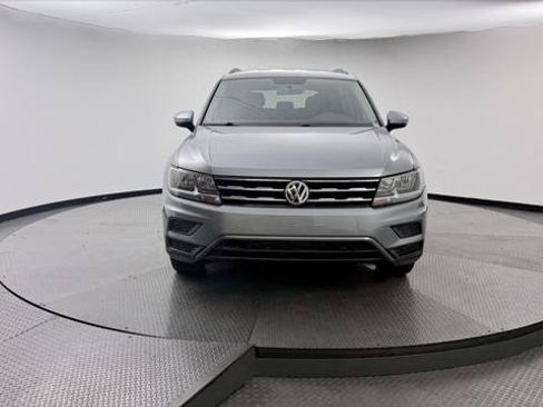 Used 2020 Volkswagen Tiguan S w/ 3rd Row Seat Package AWD/4WD image 9