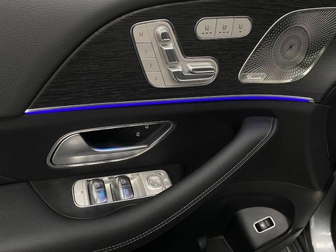 Certified 2025 Mercedes-Benz GLS 450 4MATIC image 33