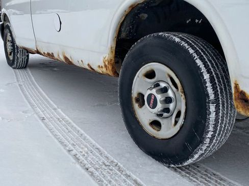 Certified 2012 GMC Savana 2500 image 12