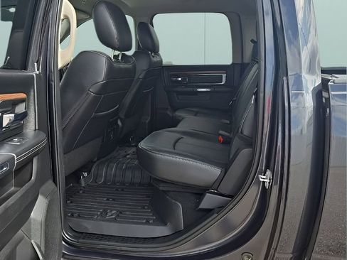 Used 2018 RAM 1500 Laramie w/ Convenience Group AWD/4WD image 14