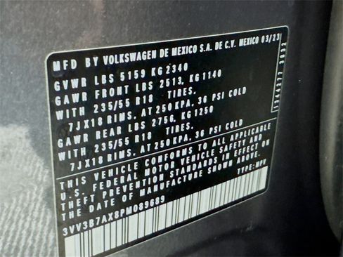 Used 2023 Volkswagen Tiguan SE image 31