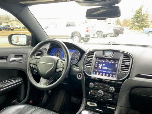 Used 2017 Chrysler 300 S w/ 300S Premium Group image 34