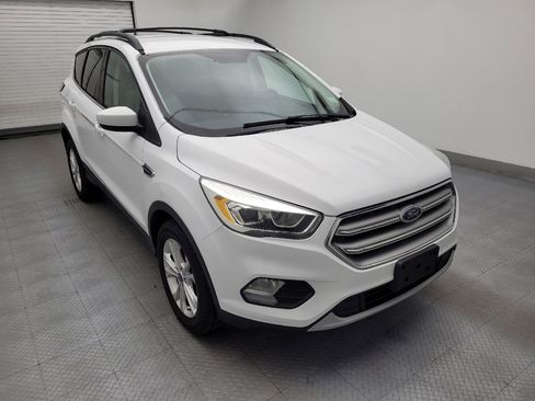 Used 2017 Ford Escape SE w/ Equipment Group 201A FWD image 13