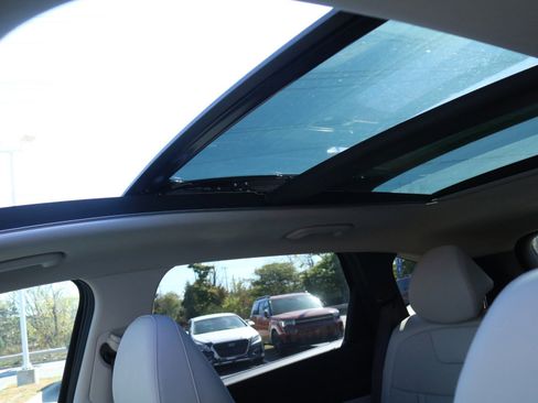 New 2025 Hyundai Tucson Limited image 16