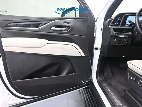 Used 2024 Cadillac Escalade ESV Sport w/ LPO, ONYX Package AWD/4WD image 18