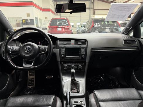 Used 2015 Volkswagen Golf 4-Door FWD image 21