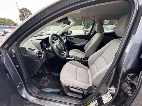 Used 2020 Toyota Yaris LE FWD image 10