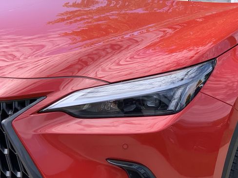 Used 2025 Lexus NX 250 FWD w/ Towing Package (2000 Lbs) image 6