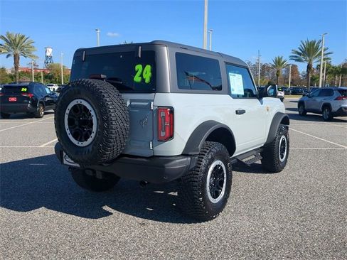 Used 2024 Ford Bronco Badlands image 4