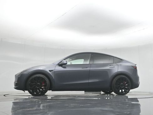 Used 2022 Tesla Model Y Performance image 6