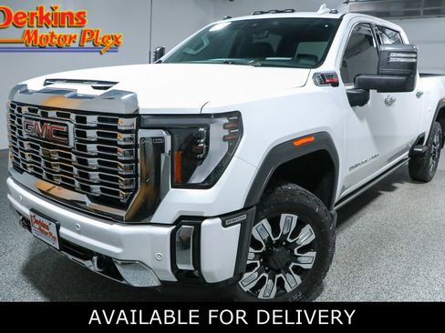 Used 2024 GMC Sierra 2500 Denali w/ Denali Reserve Package AWD/4WD image 1