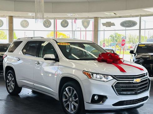 Used 2020 Chevrolet Traverse Premier FWD image 1