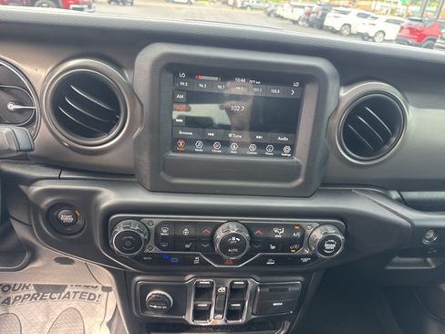 Used 2023 Jeep Wrangler Unlimited w/ Cold Weather Group AWD/4WD image 23