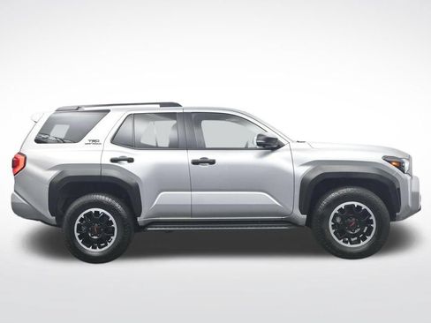 Used 2025 Toyota 4Runner TRD Off-Road Premium w/ Tow Technology Package AWD/4WD image 4
