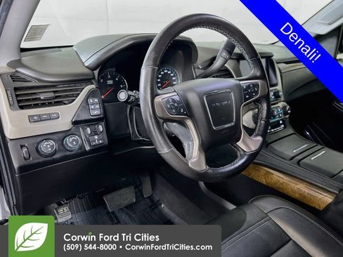 Used 2019 GMC Yukon Denali AWD/4WD image 3