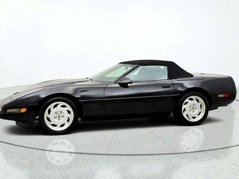 Used 1991 Chevrolet Corvette Convertible RWD image 8
