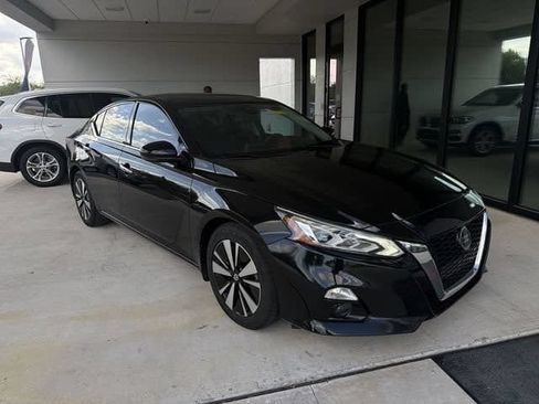 Used 2021 Nissan Altima 2.5 SL FWD image 14