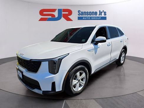 Certified 2025 Kia Sorento LX FWD image 1