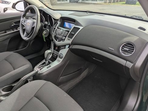 Used 2015 Chevrolet Cruze LT image 32