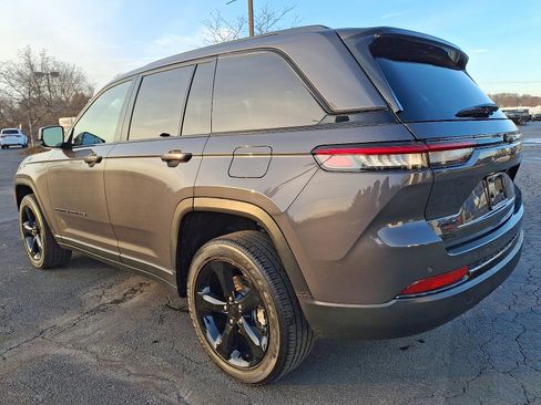 Certified 2023 Jeep Grand Cherokee Altitude image 4