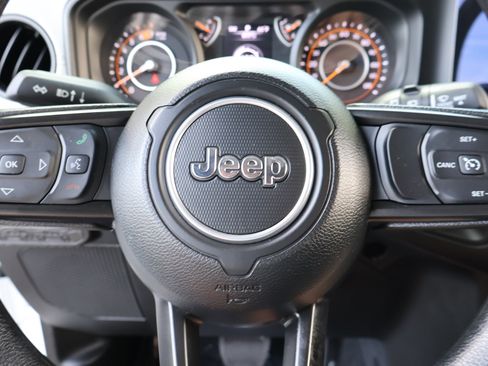 Used 2024 Jeep Wrangler Sport image 19
