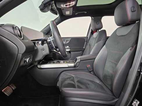 Certified 2024 Mercedes-Benz GLB 35 AMG 4MATIC image 18