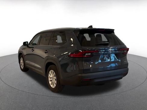 Used 2025 Toyota Grand Highlander FWD image 10
