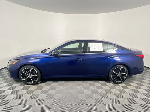Used 2024 Nissan Altima 2.5 SR FWD image 6