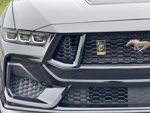 Used 2024 Ford Mustang GT Premium image 3