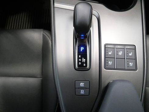 Certified 2025 Lexus UX 300h 300h F SPORT Design w/ Cold Area Package image 35