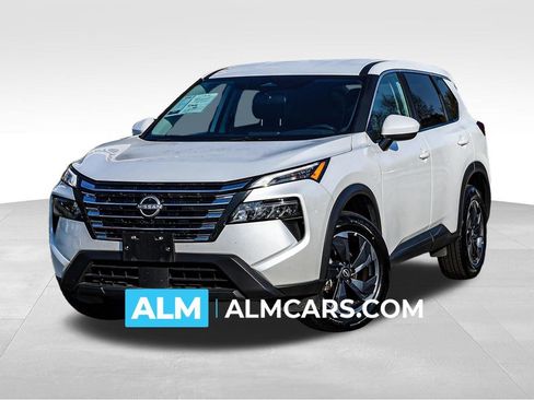 Used 2025 Nissan Rogue SV image 1