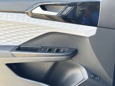 Used 2024 Volkswagen Taos S image 21