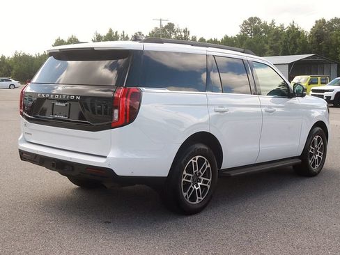 Used 2025 Ford Expedition Active RWD image 7