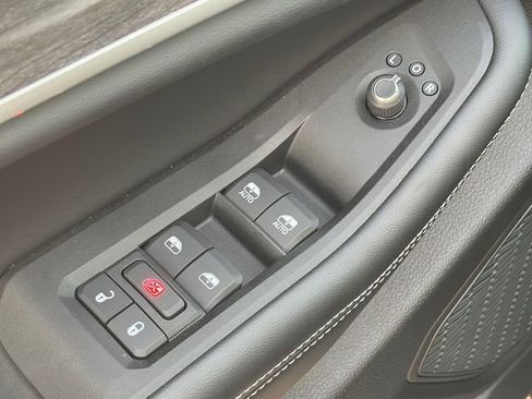 New 2025 Jeep Grand Cherokee L Limited w/ Black Appearance Package RWD image 19