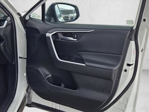 Used 2022 Toyota RAV4 XLE w/ Carpet Mat Package (TMS) AWD/4WD image 7